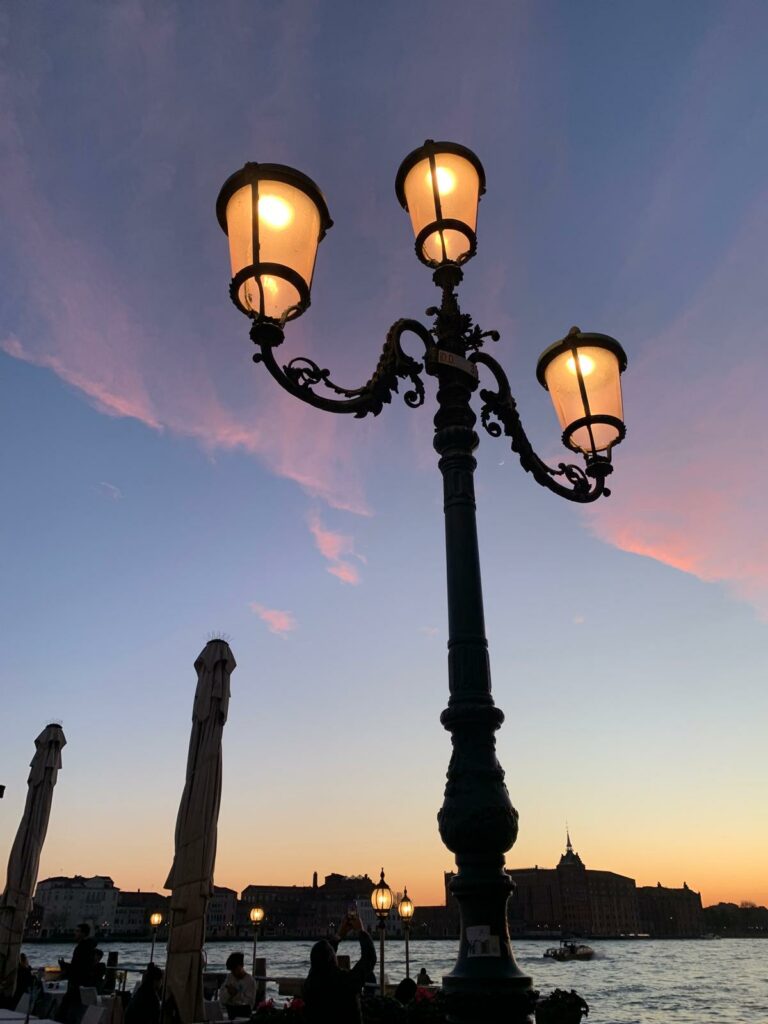 Coucher de soleil sur Venise Kitoko